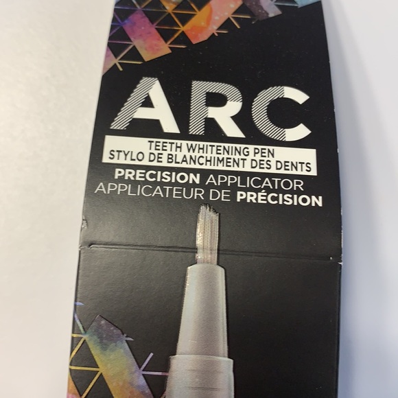 ARC Precision Applicator Teeth Whitening Pen - Picture 4 of 6